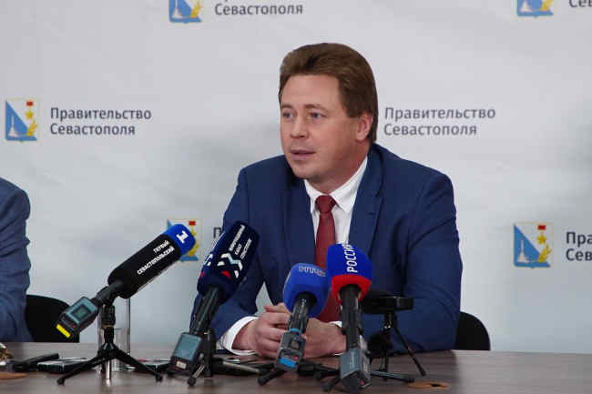 губернатор Севастополя Дмитрий Овсянников фото