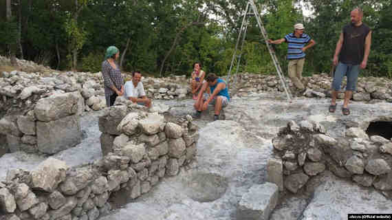 Раскопки в пещерном городе Эски-Кермен