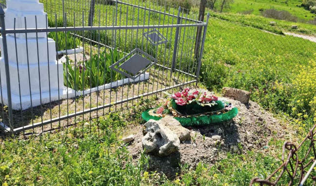 Могила ветерана Великой Отечественной войны Шевкие Абибуллаевой 
