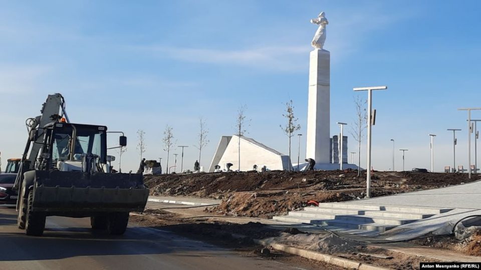 памятник Примирению в Севастополе