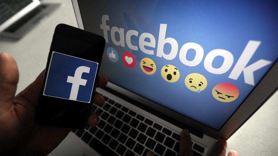 прокомментировав на странице Facebook