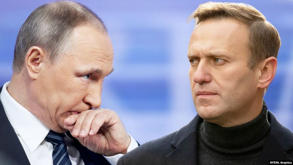 Навальный обогнал Путина