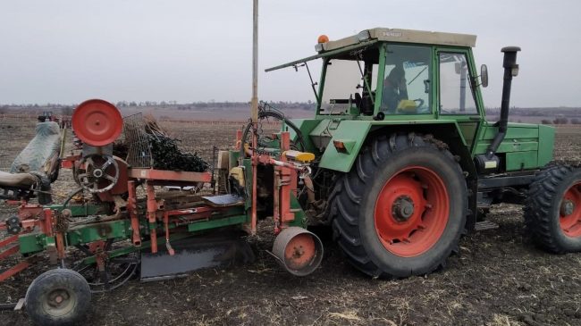 В Черноморском районе Крыма украли трактор