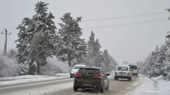 снег на крымской дороге