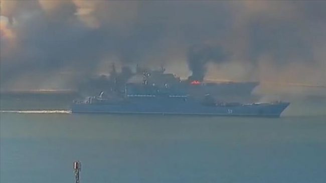 крейсер «Москва» горит